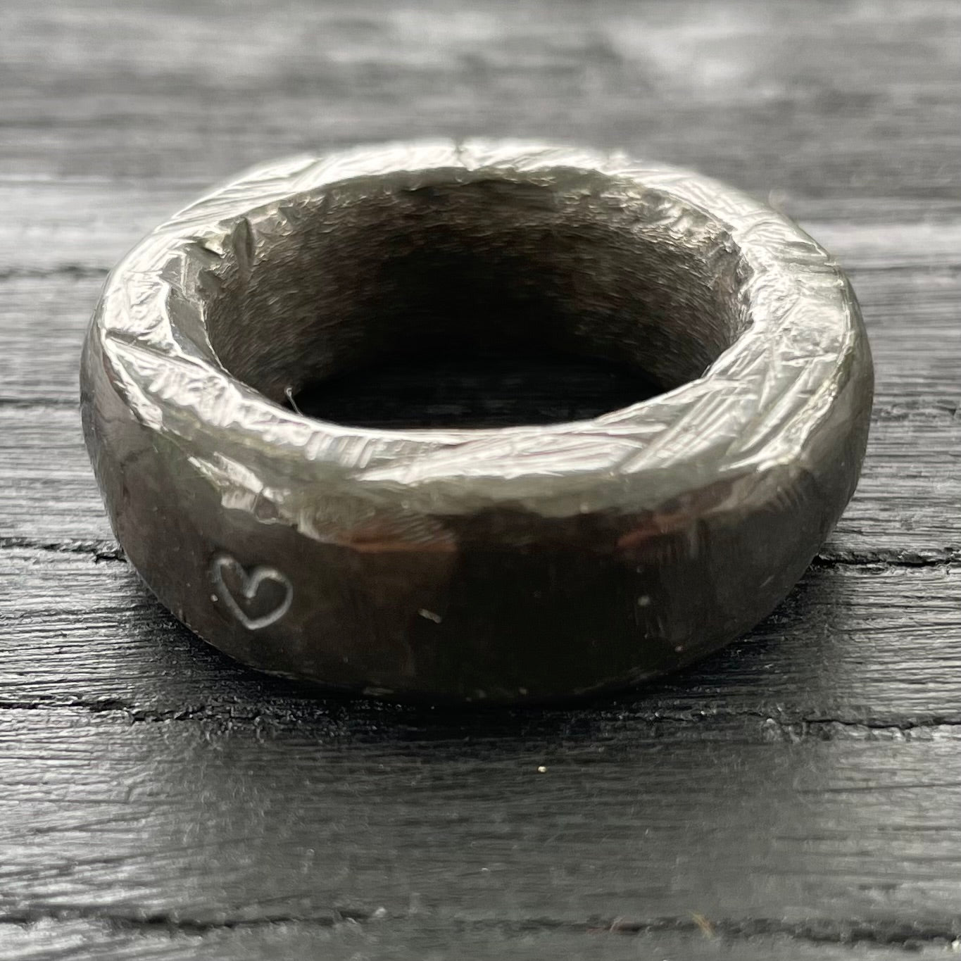 MIDI WEDDER IN SOLID OXIDED SILVER