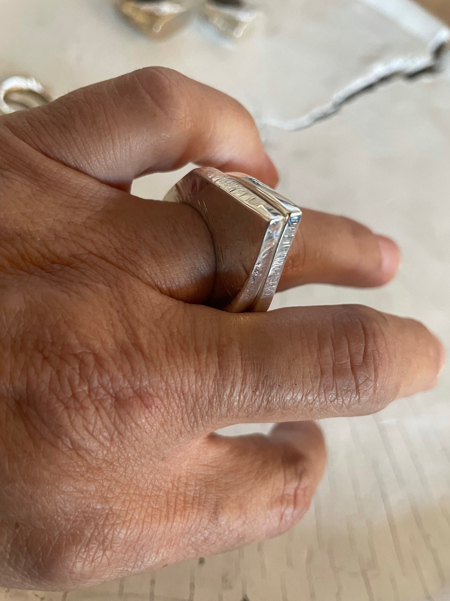 GLASS SLICE IN SOLID SILVER