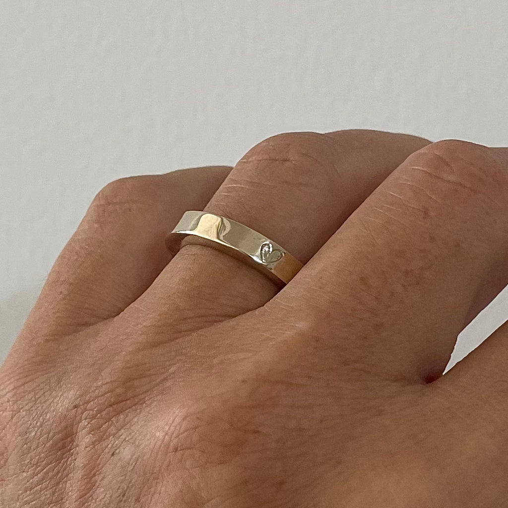 WEDDER IN SOLID BRONZE