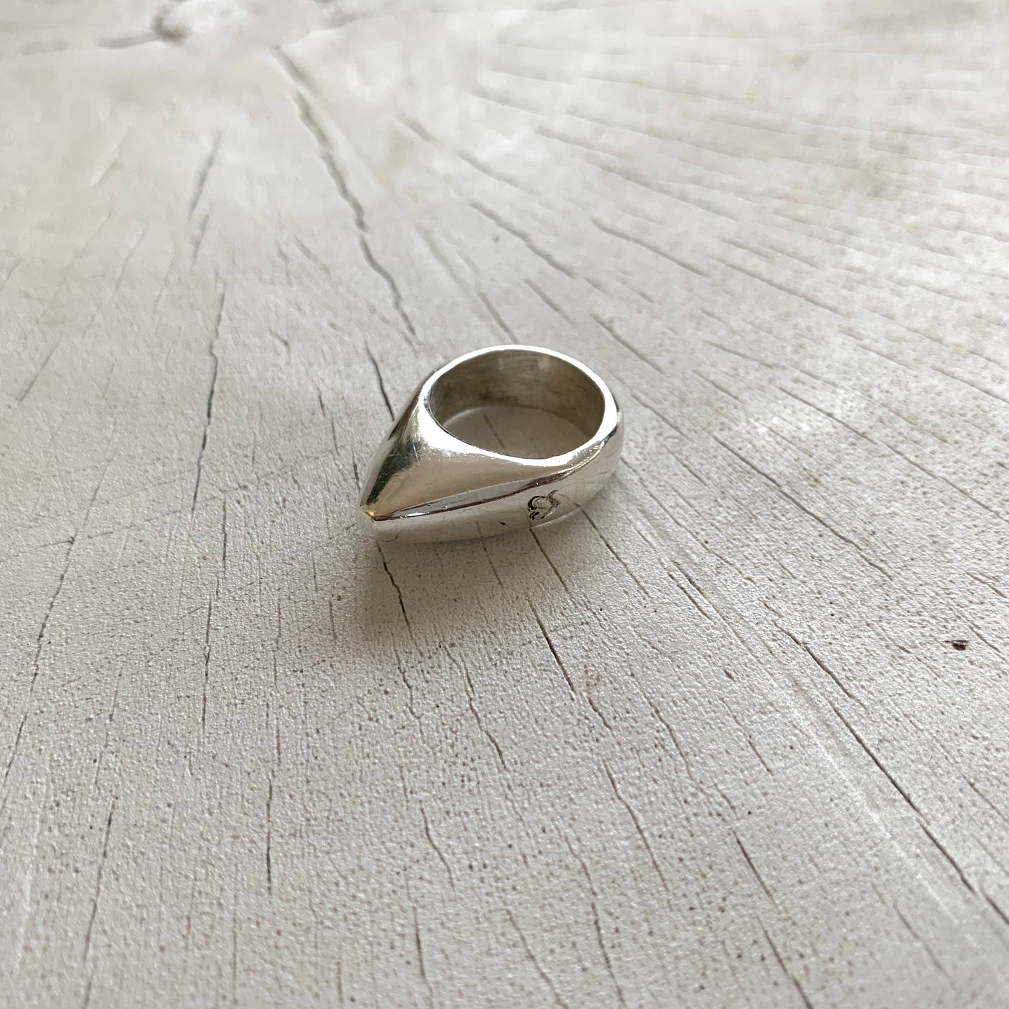 THORN SIGNET IN SOLID SILVER