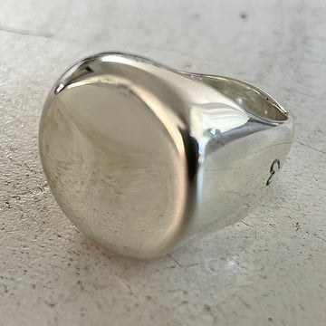 BRANDED PINKY IN SOLID SILVER