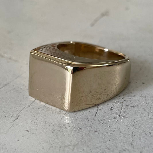 BOX PINKY SIGNET IN SOLID BRONZE